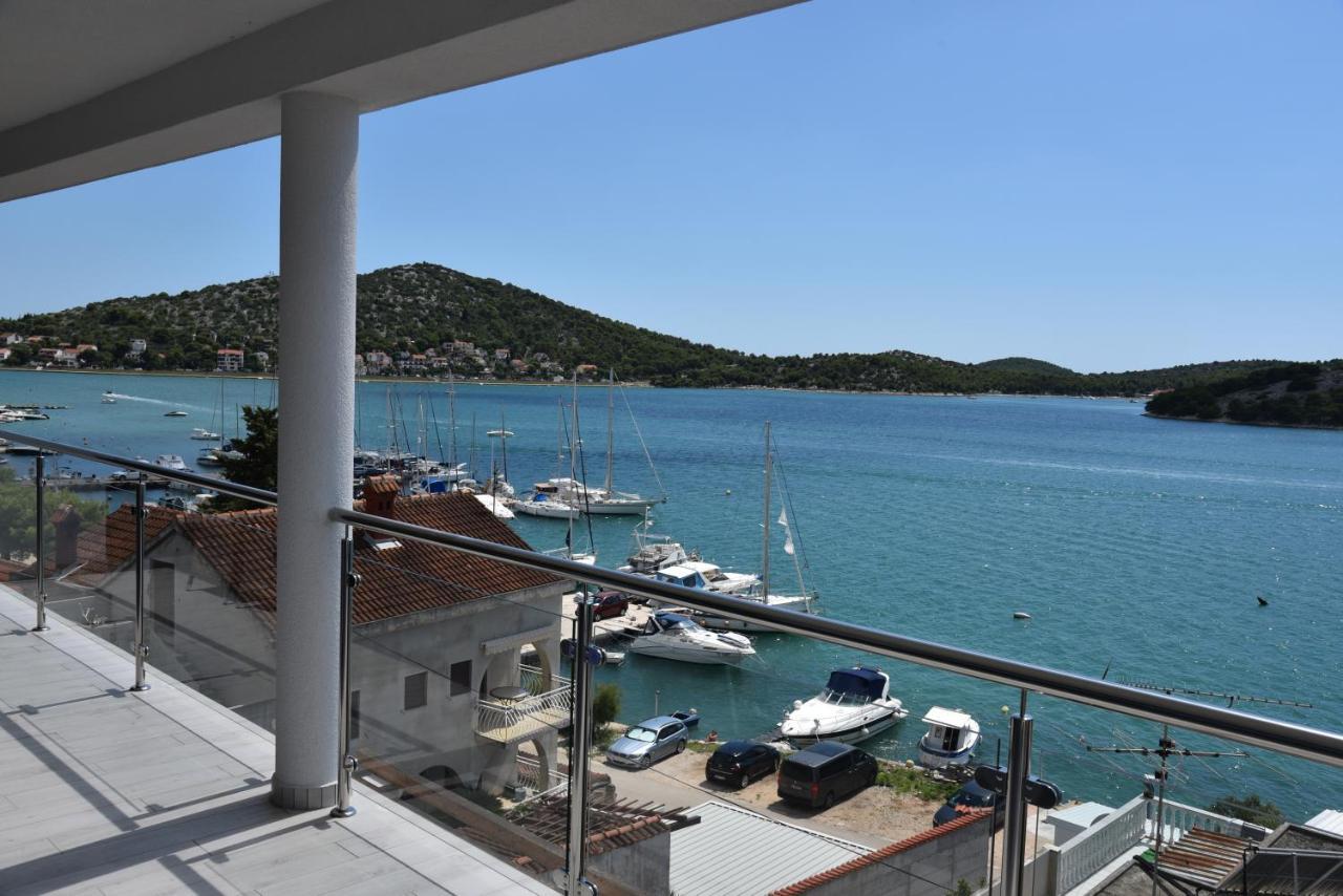 Villa Pina Tisno Εξωτερικό φωτογραφία